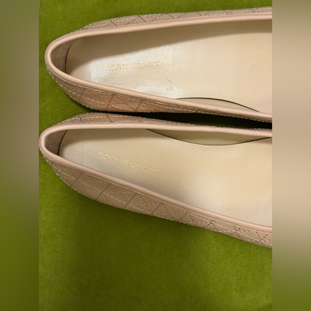 Tory Burch Claire Quilted Ballet Flats in New Porcelain in Size 7 - Picture 5 of 11